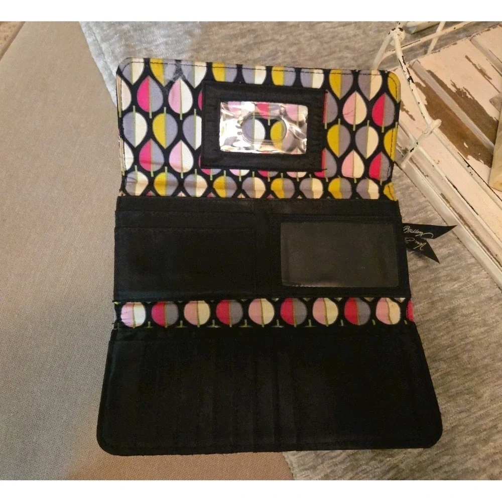 Vera Bradley Moon Blooms Tri-Fold Wallet Magnetic Credit Card ID slots - Picture 4 of 8